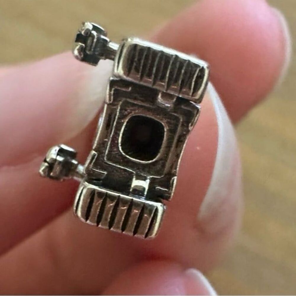 2 NWOT Wall-E & Eva Pixar x Pandora FIT Silver Charms - Picture 7 of 12